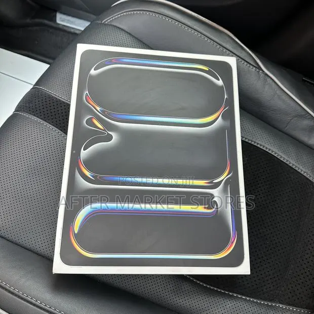 New Apple iPad Pro 13 (2024) 256 GB Silver · Photo 1