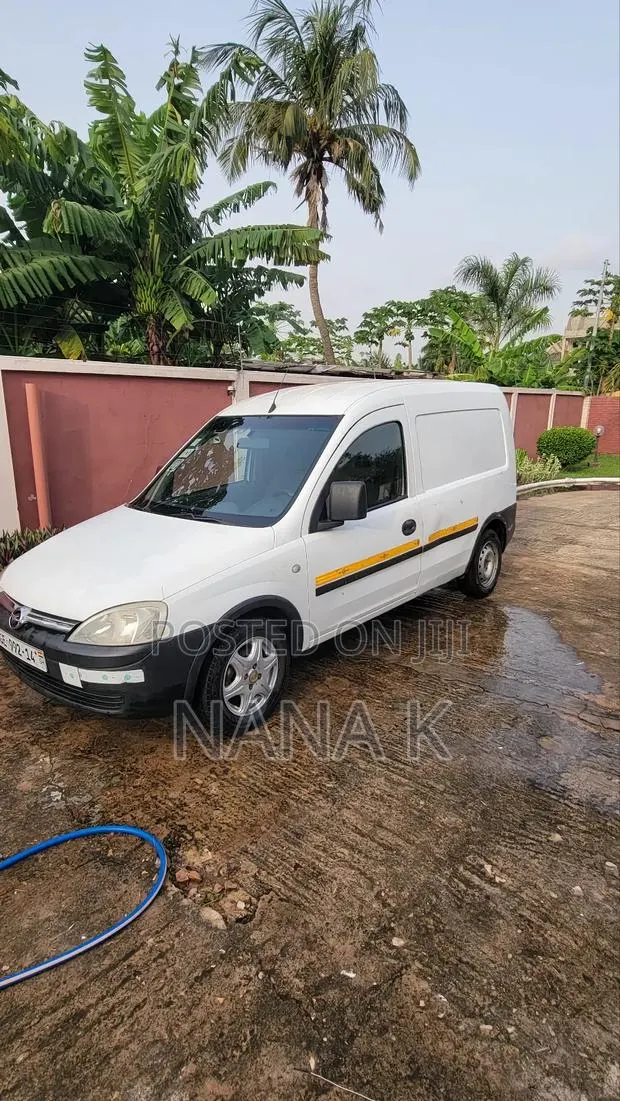 Van for Rental Goods Distribution · Photo 1