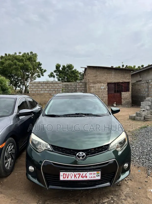 Toyota Corolla 2016 Green · Photo 1