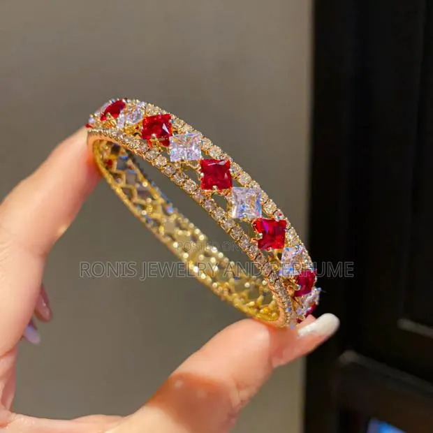 Redwhite Bangle- Bracelet · Photo 1