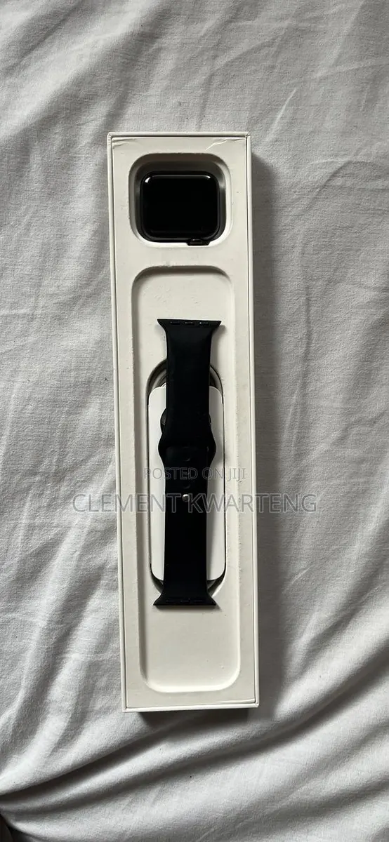Apple Watch Series 5 40mm Stainless Steel GPS&LTE · Photo 1