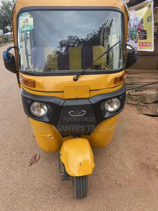 Bajaj RE 2025 Yellow · Photo 1