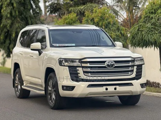 Toyota Land Cruiser 3.5 Petrol 4WD 2022 White · Photo 1