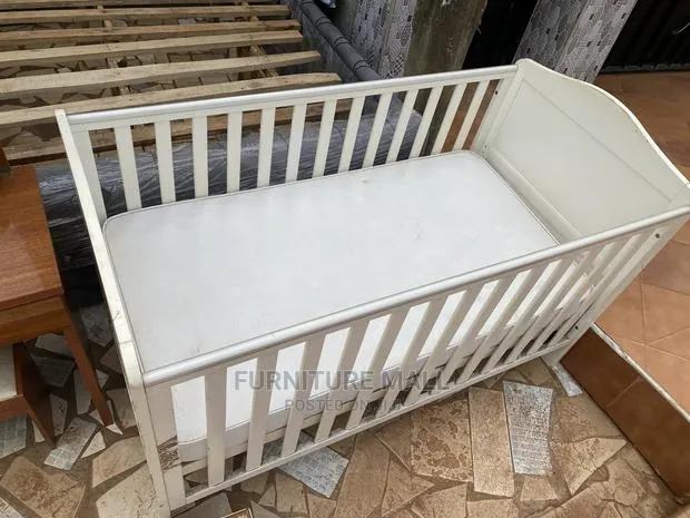 Lovely Baby’S Cot Available As Seen · Photo 2