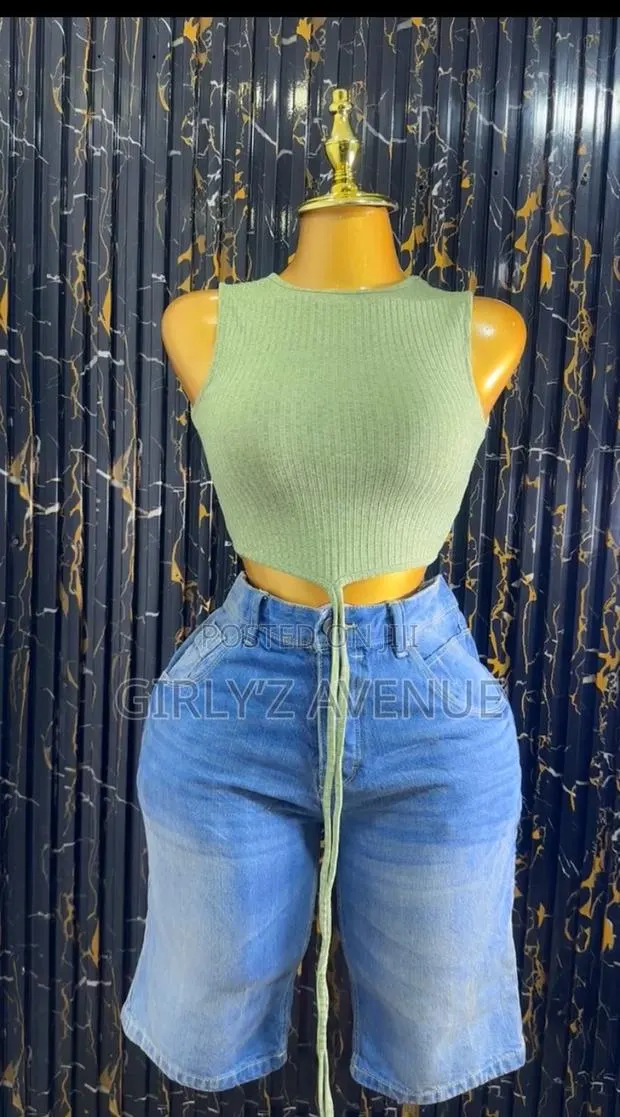 Ladies Jeans and Top · Photo 1