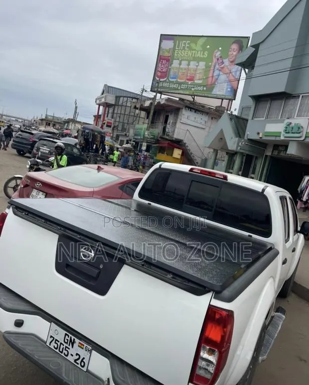 Nissan Navara 2012-2025 Pickup Truck Bucket Cover · Photo 1