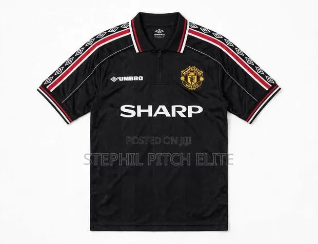 Manchester United Retro Jersey · Photo 1