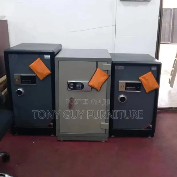 Fireproof Heavy Safe · Photo 1