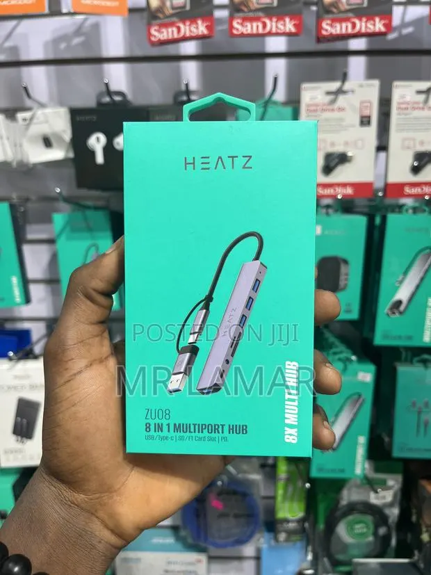 Heatz Zu08 8 in 1 Multiport Hub · Photo 1