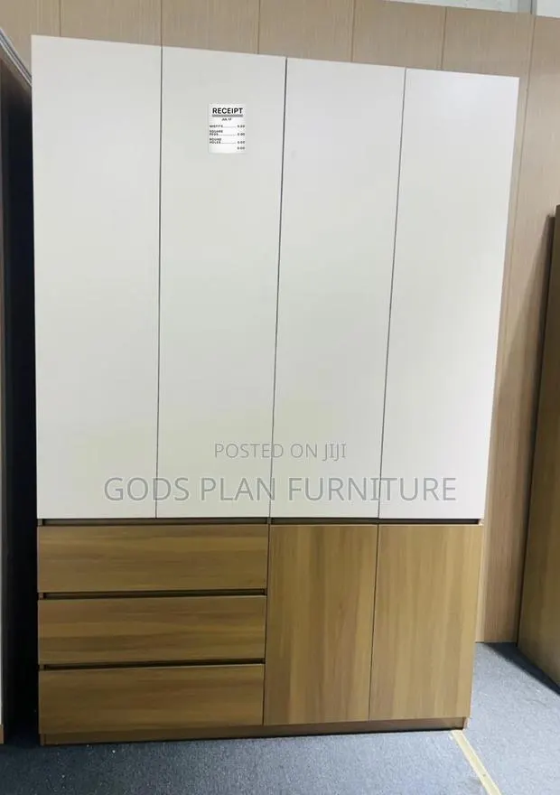 Wooden Wardrobe (K3206) · Photo 1