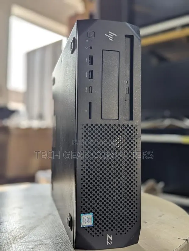 Desktop Computer HP Z2 G4 Mini 8GB Intel Core i7 SSD 256GB · Photo 1