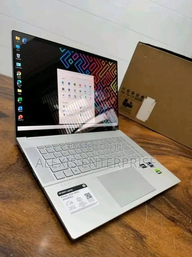 New Laptop HP Pavilion 15 32GB Intel Core i9 SSD 1T · Photo 1