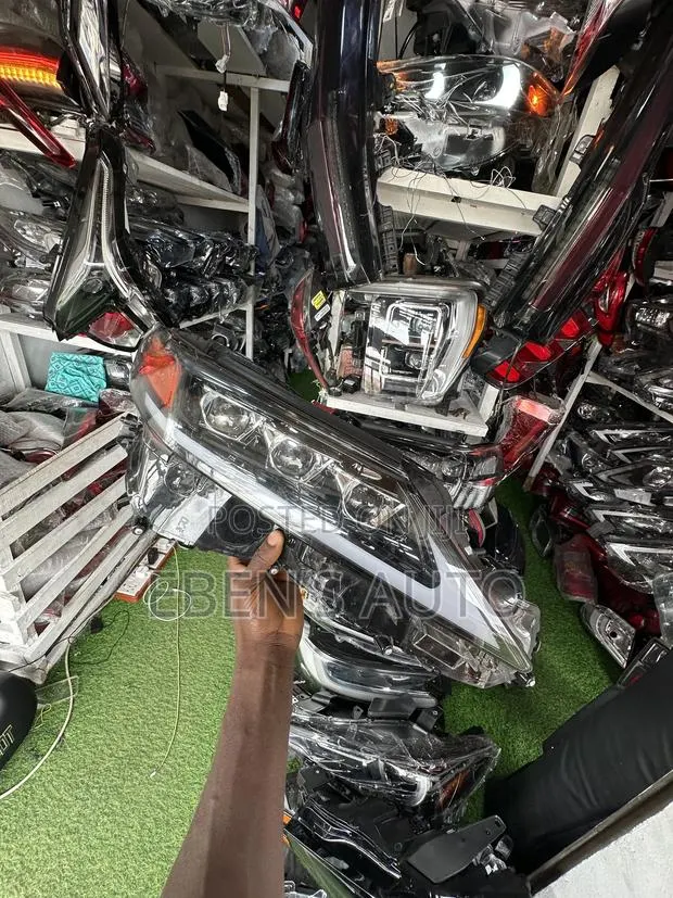 Camry 2018-2020 Spec Headlights · Photo 1