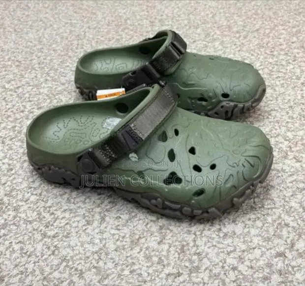 Crocs Slides Vally · Photo 1