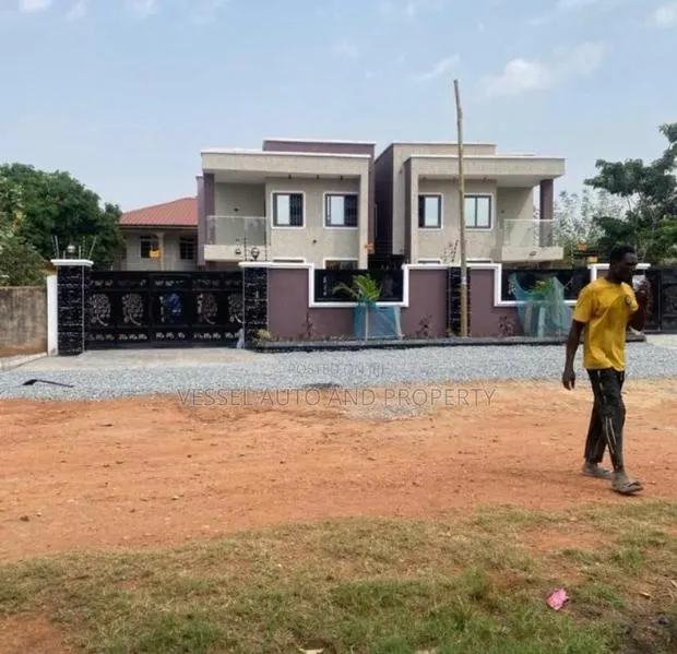 4bdrm House in Asheyie - Ampomah, Oyarifa Mall Area for sale · Photo 1