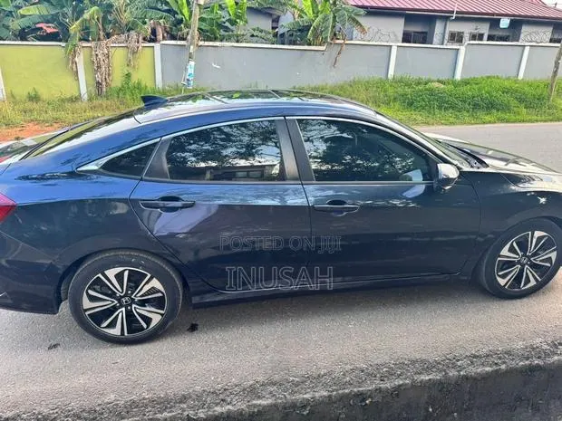Honda Civic EX Sedan 2018 Blue · Photo 1