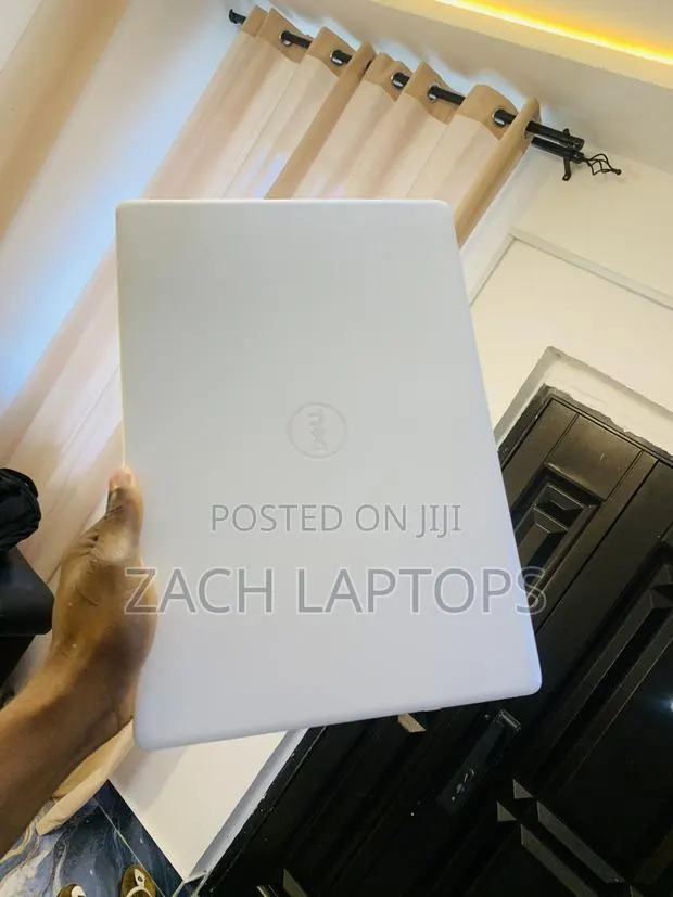 Laptop Dell 8GB AMD Ryzen 3 SSD 256GB · Photo 1