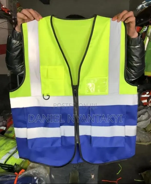 Reflective Vest 🦺 · Photo 1