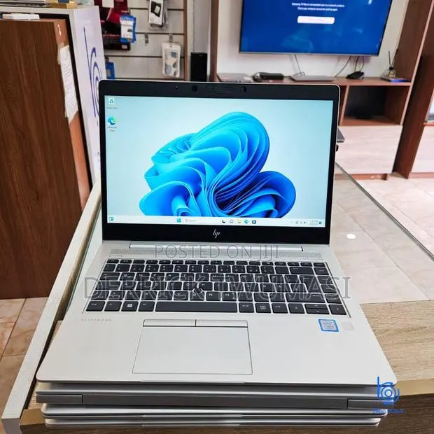 Laptop HP EliteBook 830 G8 8GB Intel Core i5 SSD 256GB · Photo 1