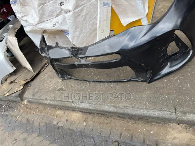 Toyota Corolla 2016 Front Bumper · Photo 1