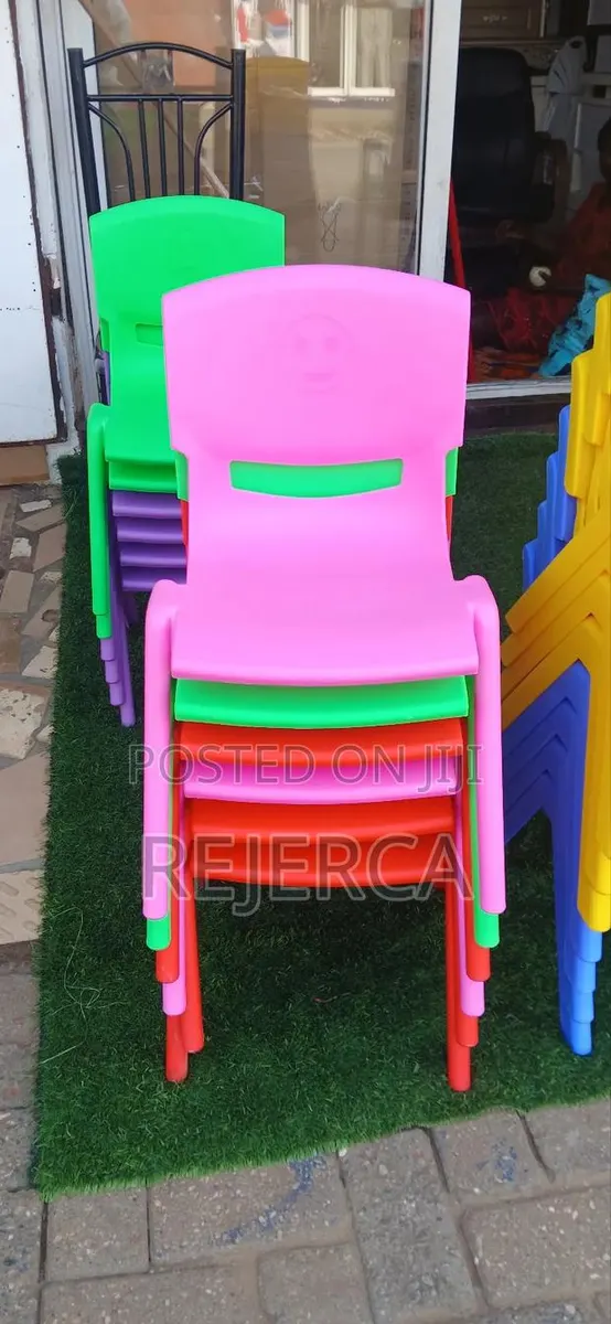 Colorful Kids Chair · Photo 1
