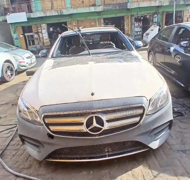 Mercedes Benz E-300 Windscreen/Windshield 2018,2019,2020,2021,2022 · Photo 1