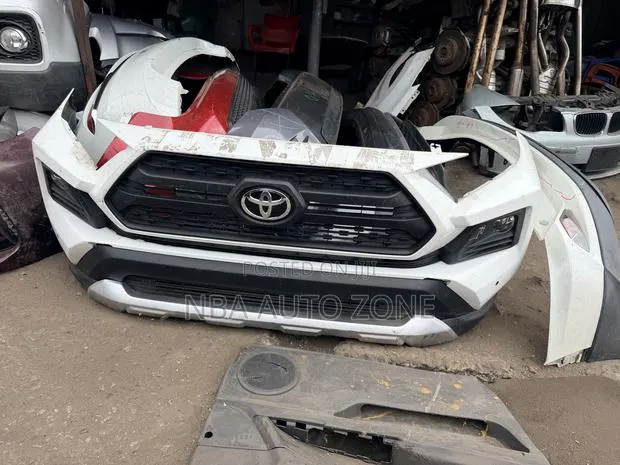 Toyota RAV4 Aventure 2019-2024 Front Bumper Complete · Photo 1