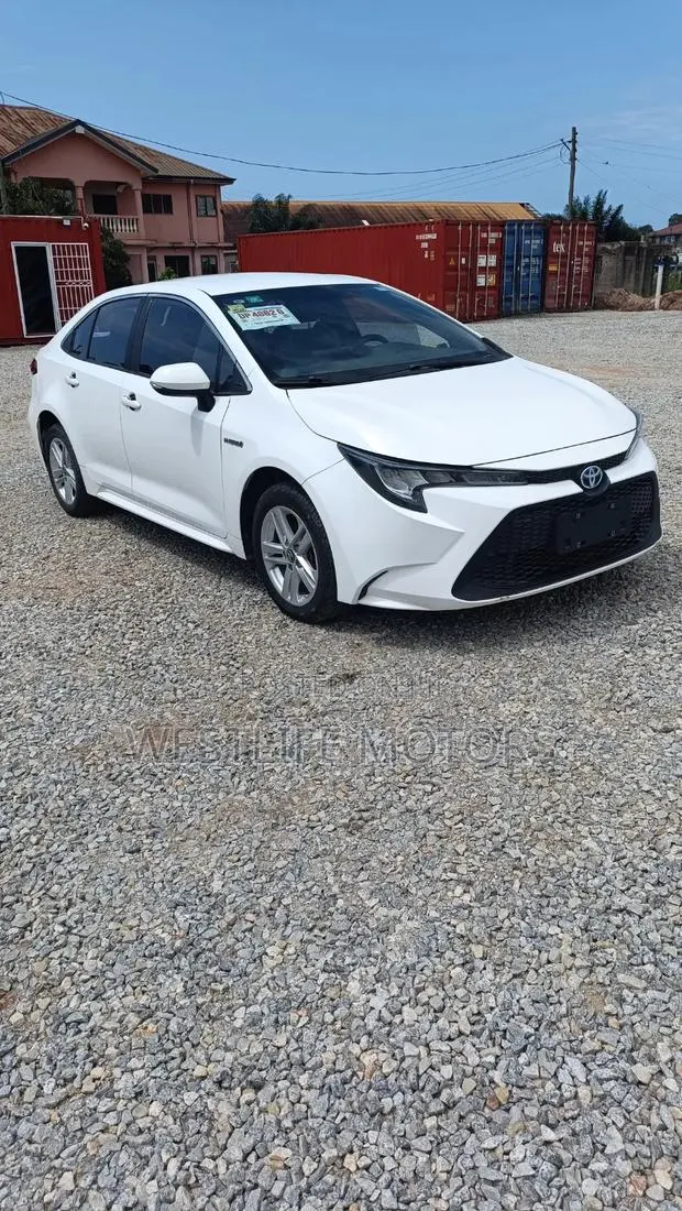 Toyota Levin Hybrid Luxury 2022 White · Photo 1