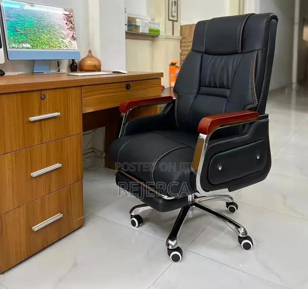 Executive Office Swivel Chair · Photo 1