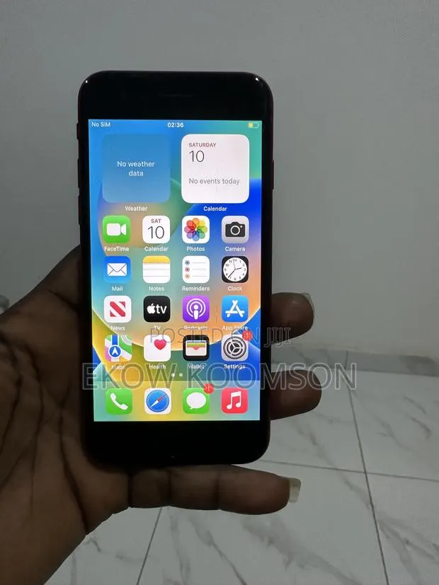 Apple iPhone 8 64 GB Red · Photo 1