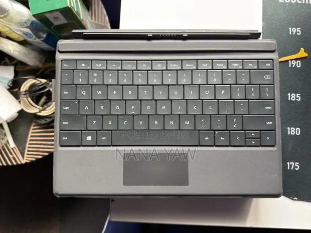 Microsoft Surface Pro Original Keyboard From Canada · Photo 1