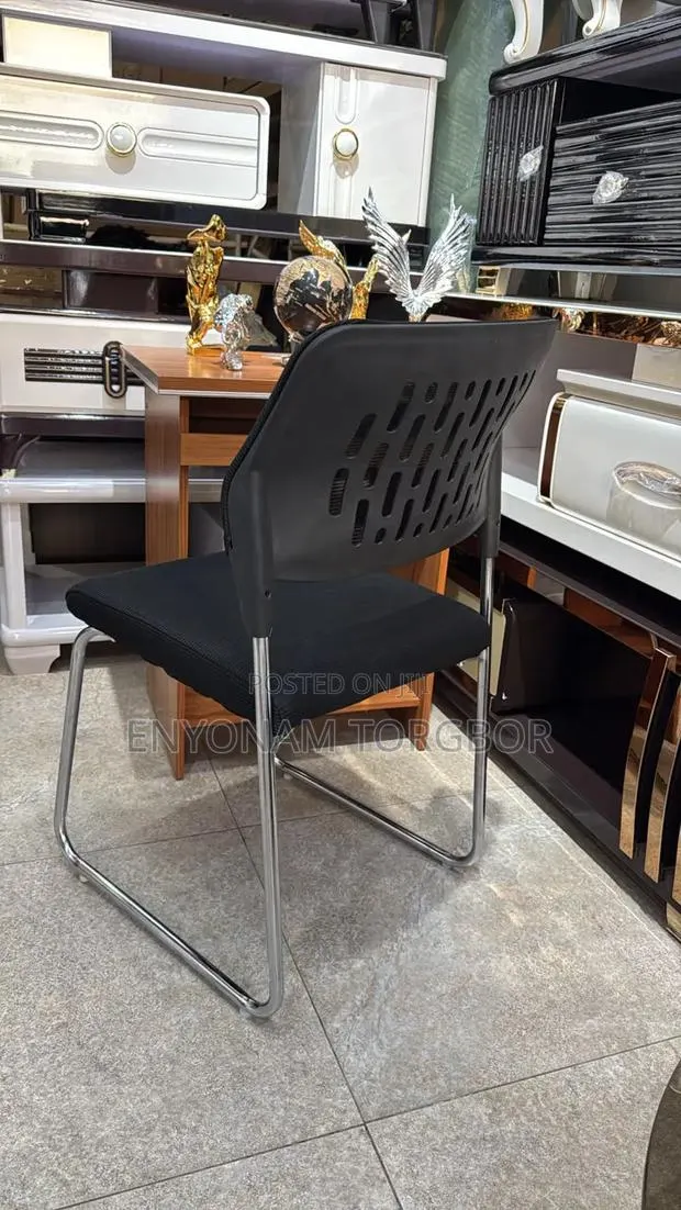 Comfortable Office Chair · Photo 1