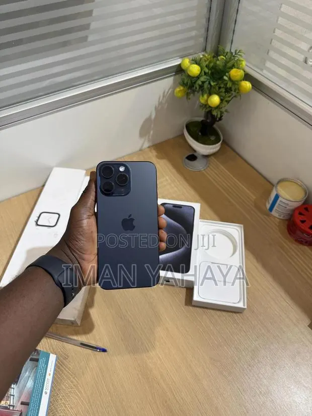 Apple iPhone 15 Pro Max 512 GB Blue · Photo 1