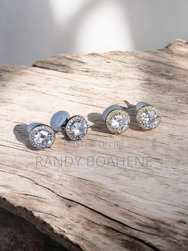 Men Clip Stud Earrings · Photo 1