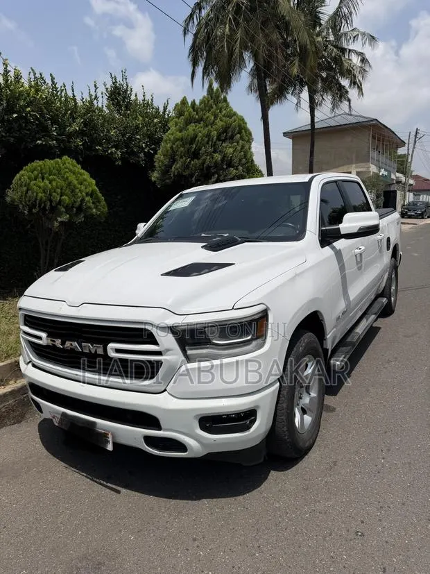 RAM 1500 2023 White · Photo 1