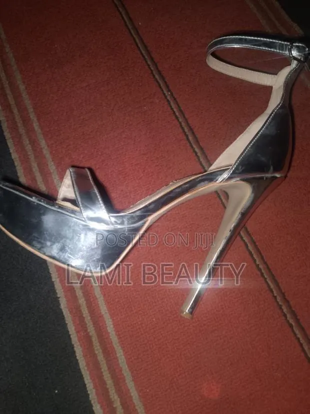 Silver High Plat Form Sandals Balanced And Comfortable Size 40 280g · Photo 1