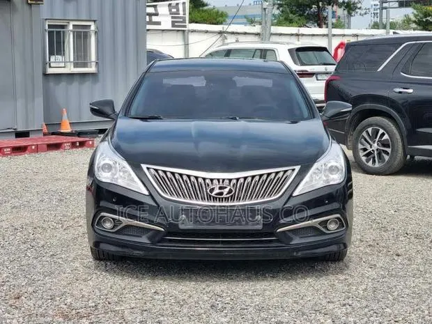 Hyundai Grandeur 2016 Black · Photo 1