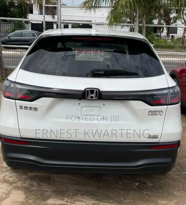 Honda HR-V 2023 White · Photo 1
