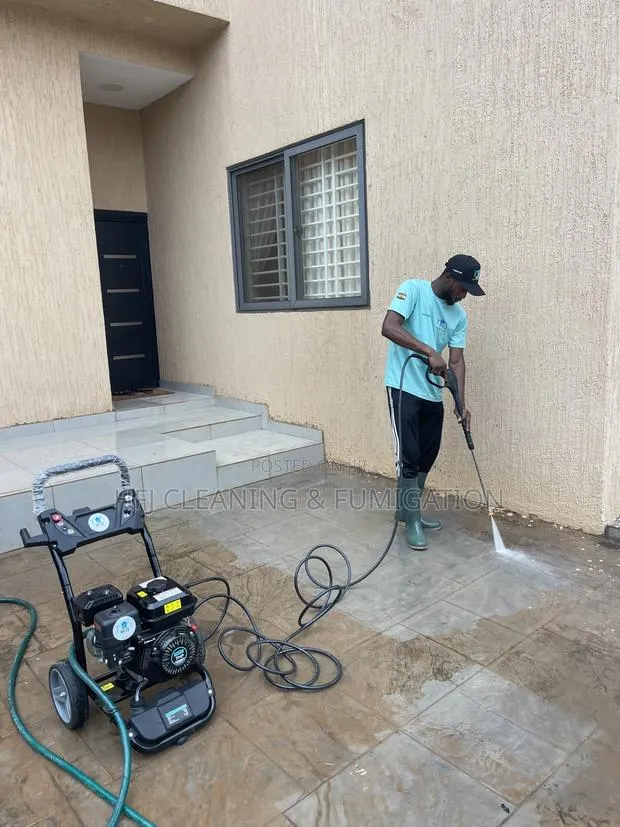 Compound Pressure Washing · Photo 1
