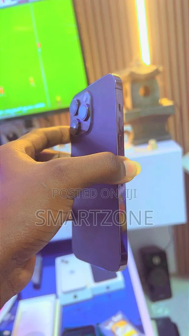 Apple iPhone 14 Pro Max 128 GB Purple · Photo 1