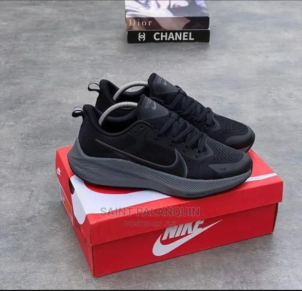 Nike Trainers · Photo 1