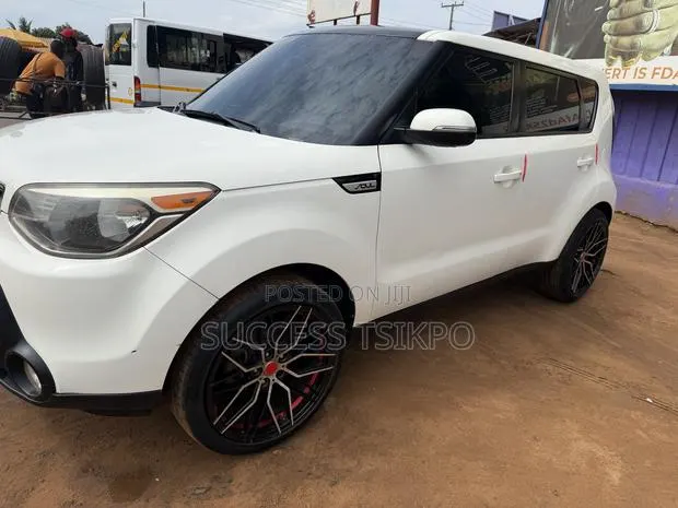 Kia Soul 4dr Wagon (1.6L 4cyl 6A) 2015 White · Photo 1