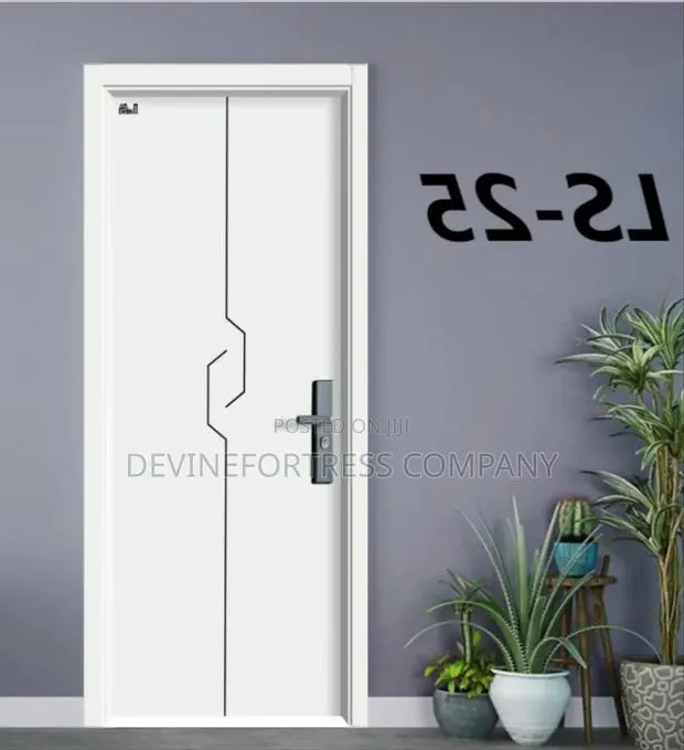 High Tech Bedroom Door White (( Come With Frames Handles)) · Photo 1