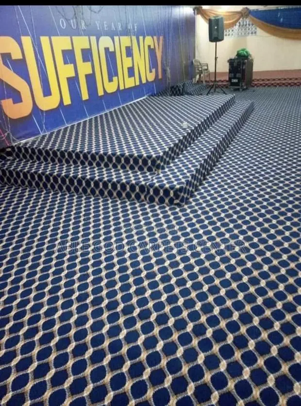 Thick Woolen Carpets for Church Altar and Pulpits · Photo 1
