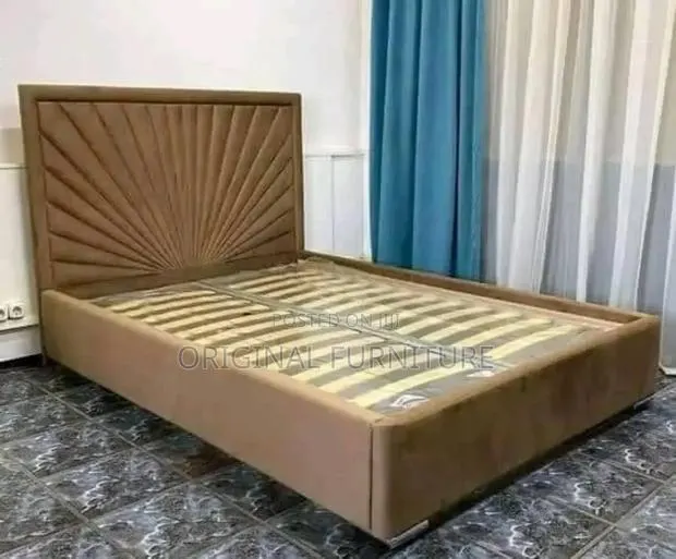 Classic Queen Size Bed Frame · Photo 1