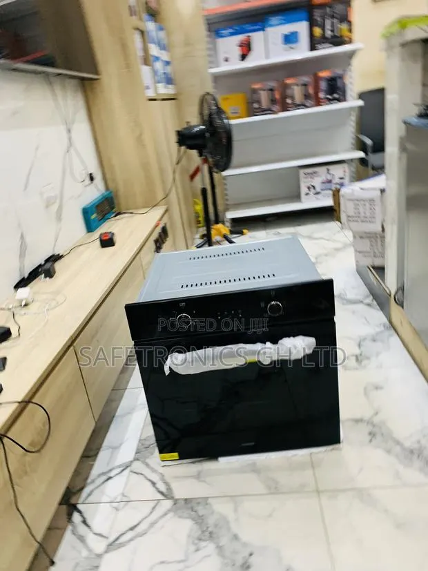 Newly Bulky Kenwood Oven in-Built Black Ceramic · Photo 1