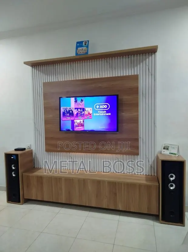 Tv Console · Photo 1