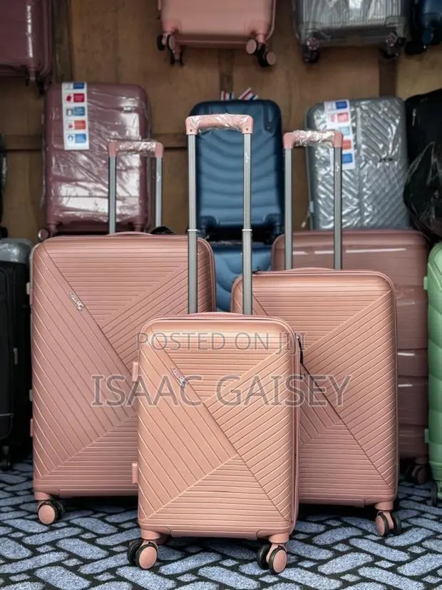 Three Set Quality Anticrake Luggages/Travel Bags · Photo 1
