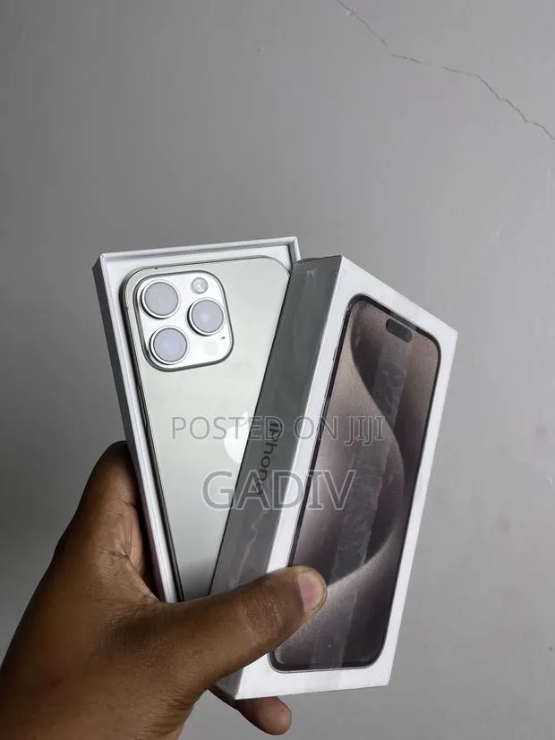 New Apple iPhone 15 Pro Max 256 GB · Photo 1