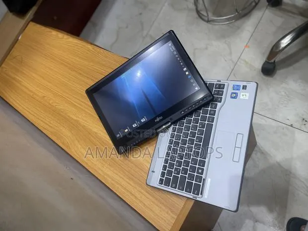 New Laptop Fujitsu Lifebook NH532 8GB Intel Core i5 HDD 320GB · Photo 1